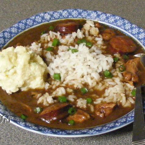 Potato Salad for Gumbo - a little different than traditional potato salad, this one for gumbo has no boiled eggs or sweet pickles in it. Gumbo File Recipe, Traditional Potato Salad, Louisiana Cooking, Potatoe Salad, Baked Pasta Dishes, Devilled Eggs Recipe Best, Southern Potato Salad, Cold Salads, Potato Salads