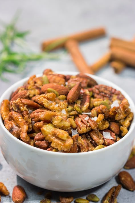 Maple Roasted Nuts | Spicedblog Maple Spiced Nuts Recipe, Honey Roasted Mixed Nuts Recipe, Roasted Nuts Recipe, Spiced Nuts Recipe, Holiday Apps, Holiday Party Appetizers, Raw Nuts, Healthy Nuts, Snack Mixes