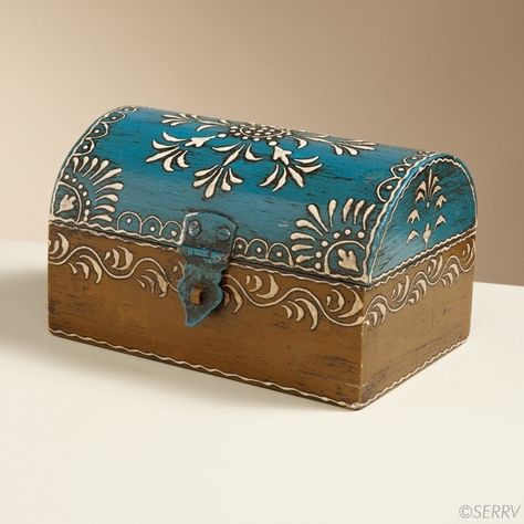 Wood Box Painting Ideas, Box Painting Ideas, Office Blue, Painted Trunk, Painted Box, Painted Wooden Boxes, Decoupage Diy, Jewelry Box Diy, Decoupage Box