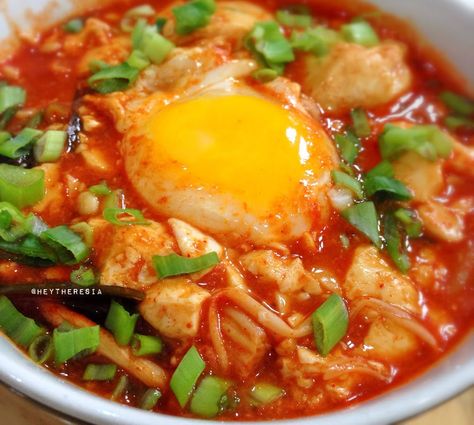 Sundubu Jiggae (Korean Soft Tofu Stew): Easy Recipe | HeyTheresia - Indonesian Food & Travel Blogger Jiggae Korean, Sujebi Soup, Soon Dubu Jjigae Recipe, Sundubu Recipe, Soondubu Recipe, Sundubu Jjigae, Always Hungry, Indonesian Food, Food Reviews