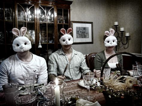 Easter is winding down quickly, but that doesn’t mean we can’t point you in the direction of a few cool Easter short horror films. Some are better than others, but all prove entertainin… Easter Horror, Easter Family Photos, Scary Photos, Awkward Family Photos, Creepy Pictures, Easter Bonnet, Easter Humor, Holiday Humor, Easter Holidays