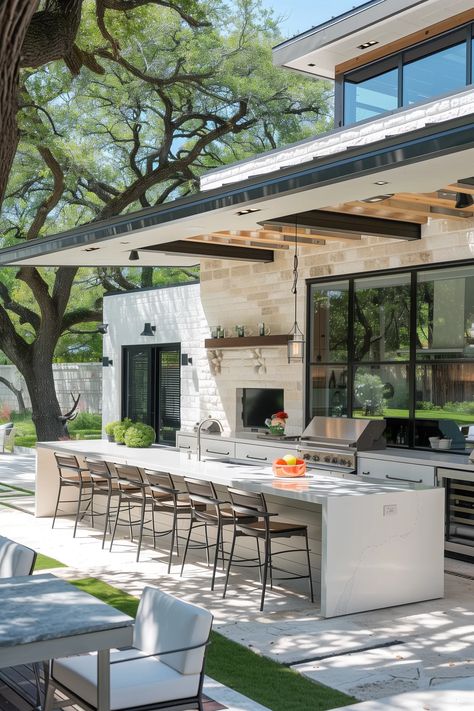 ideas! Full Outdoor Kitchen Ideas, Outdoor Kitchen With Island Bar, Classy Homes, Luxury Outdoor Kitchen, Outdoor Kitchen Design Modern, Miami Decor, Dining Patio, Toronto Houses, Modern Estate