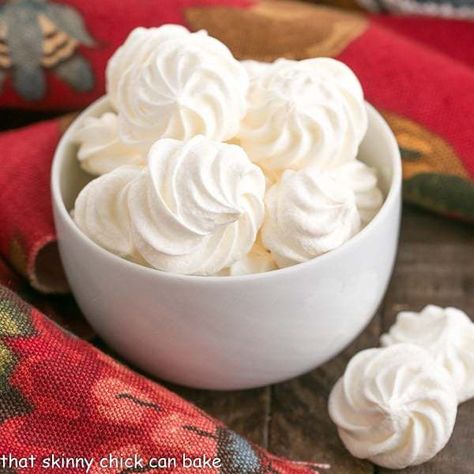 Simple Meringue Cookies - That Skinny Chick Can Bake Easy Meringue Recipe, Egg White Cookies, Cookies Meringue, Easy Meringue Cookies, Vanilla Meringue Cookies, Easy Meringues, Meringue Cookie, Meringue Cookie Recipe, Meringue Desserts