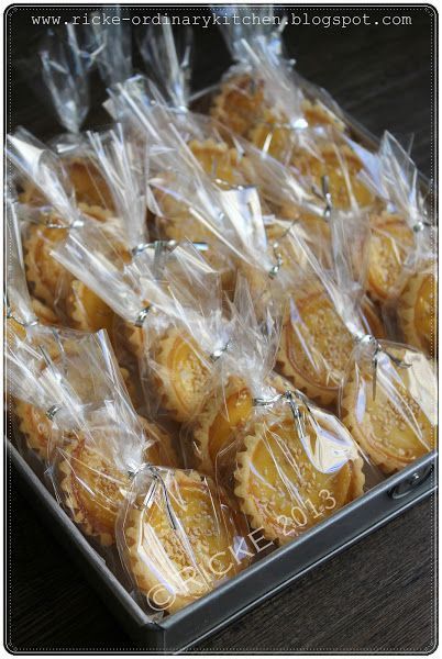 Mini Pies Packaging, Snacks Business, Tart Packaging, Bake Sale Displays, Bakery Packaging Design, Bake Sale Packaging, Tart Pie, Food Business Ideas, Baking Packaging