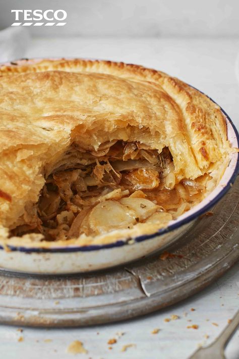 Vegan Pie Recipes Savory, Savory Vegan Pie, Vegan Savoury Pie, Vegan Winter Food, Vegan Scottish Recipes, Vegan Pie Savoury, Vegan Puff Pastry Recipes Savory, Vegan British Recipes, Vegan Pies Savoury