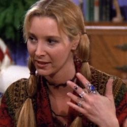 Phoebe Buffay Outfits, Friends Phoebe, Lisa Kudrow, Old But Gold, Hippie Hair, Phoebe Buffay, 90s Hairstyles, Friends Characters, Favorite Hairstyles