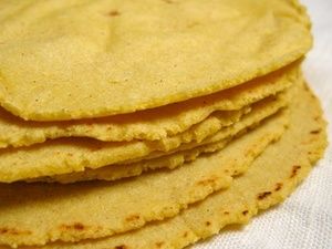 Homemade Corn Tortillas Cornmeal Tortillas Recipe, Gluten Free Corn Tortillas, Quinoa Pizza Bites, Corn Tortilla Recipes, Homemade Corn Tortillas, Tortilla Recipe, Allergy Free Recipes, Foods With Gluten, Corn Tortillas