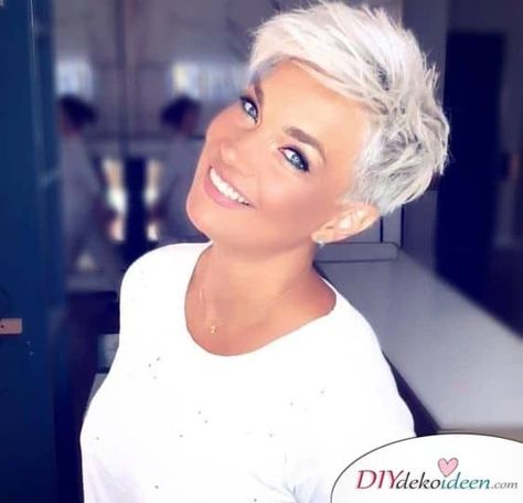 Sommerfrisuren für kurze Haare Super Short Haircuts, Short Brown Hair, Blonde Pixie Haircut, Short Hairstyles For Thick Hair, Blonde Pixie Cuts, Very Short Hair, Short Pixie Haircuts, Trending Hairstyles, Short Hair Haircuts