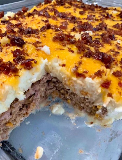 “My entire family loved this 🤩... - Top slow cookers recipes Mashed Potato Meatloaf, Potato Meatloaf Casserole, Loaded Meatloaf, Easy Recipe For Kids, Top Slow Cooker Recipes, Loaded Potatoes, Meatloaf Casserole, Loaded Mashed Potatoes, Classic Meatloaf