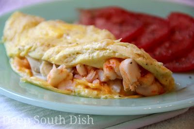 Seafood Omelet with Shrimp and Crab Crab Omelette Recipe, Wraps Ideas, Seafood Dinners, Deep South Dish, Omelets Recipe, Grilled Shrimp Recipes, Yummy Seafood, Omelette Recipe, Pescatarian Recipes