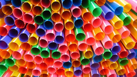 These stats show why well-intentioned campaigns to limit plastic straw use are missing the mark. If you want to help ocean animals, here's the key. Straw Hacks, Drinking Straw Crafts, Straw Crafts, Surfrider Foundation, The Last Straw, City Planner, Drinking Straw, Roatan, Drink Straw