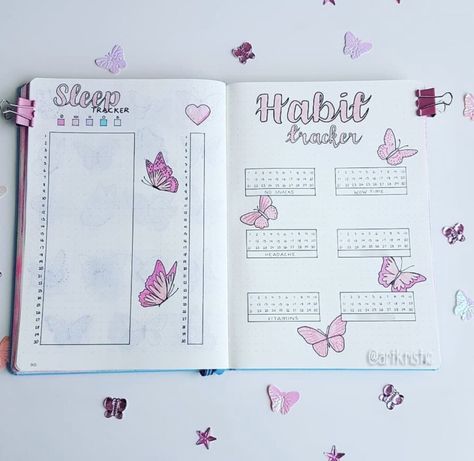 Ready to start logging your sleep times in your bujo? Check these awesome bullet journal sleep trackers to get you started! Be inspired by some creative sleep trackers that you can add to your next bullet journal collection. Bullet Journal Log, Sleep Tracker Bullet Journal, Journal Collection, Bullet Journal Ideas Templates, Sleep Early, Habit Trackers, Sleep Tracker, Bullet Journal Ideas Pages, Habit Tracker