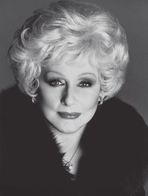 Mary Kay Ash Quotes, Imagenes Mary Kay, Mary Kay Ash, Black Skin Care, Mary Kay Business, Natural Teeth Whitening, Natural Teeth, Image Skincare, Work Inspiration