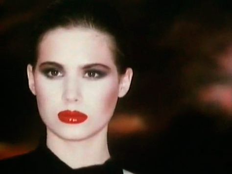 The 50 Most Iconic Beauty Look of All Time Addicted To Love Music Video, Makeup Faces, Classic Makeup Looks, Nars Lip, Robert Palmer, 80s Makeup, Addicted To Love, Iconic Beauty, 90s Makeup