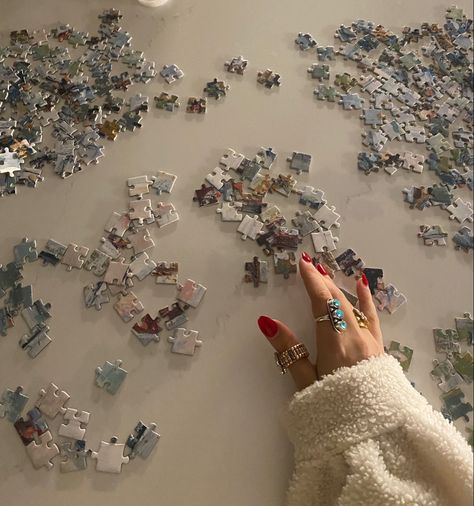 Doing A Puzzle Aesthetic, Jigsaw Aesthetic, Jigsaw Puzzle Aesthetic, Chill Activities, Fall Puzzles, Puzzle Aesthetic, Elena Gonzalez, Vision Board Poster, Lauren Asher