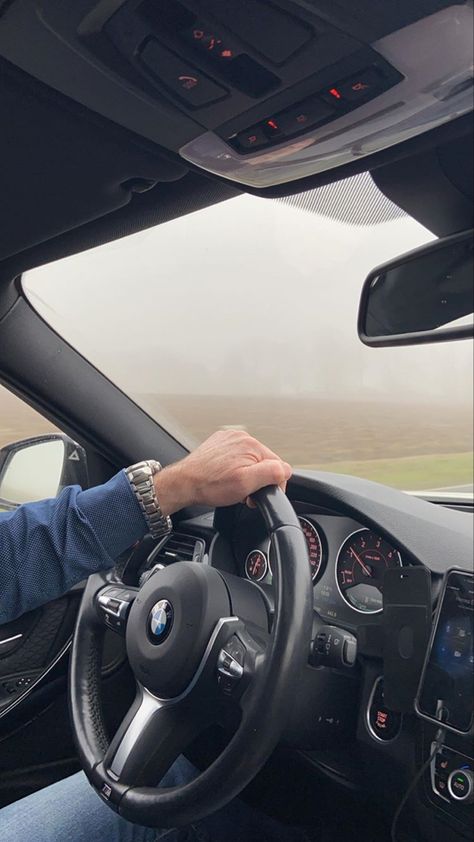 Spiegel Selfie, Bmw Love, Driving Photography, Future Lifestyle, Rich Life, Instagram Photo Inspiration, Bmw Cars, Instagrammer, Life Goals