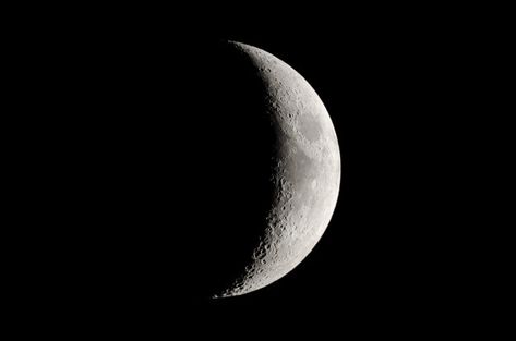 Moon Waxing Crescent, Photo Star, The Moon Is Beautiful, Phases Of The Moon, Iphone Homescreen, Iphone Homescreen Wallpaper, Homescreen Wallpaper, Photo Editing Software, Fantasy Landscape