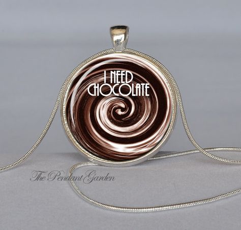 I need chocolate! Necklaces Photography, Camera Pendant, Camera Jewelry, Vintage Camera Lens, Fidget Jewelry, Camera Necklace, Photography Jewelry, Clean Gold Jewelry, Peacock Pendant