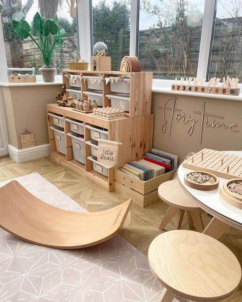 Ikea Toddler Room, Montessori Play Room, Ikea Kids Playroom, Ikea Montessori, Montessori Theory, Montessori Home, Scandinavian Kids, Baby Playroom, Ikea Trofast