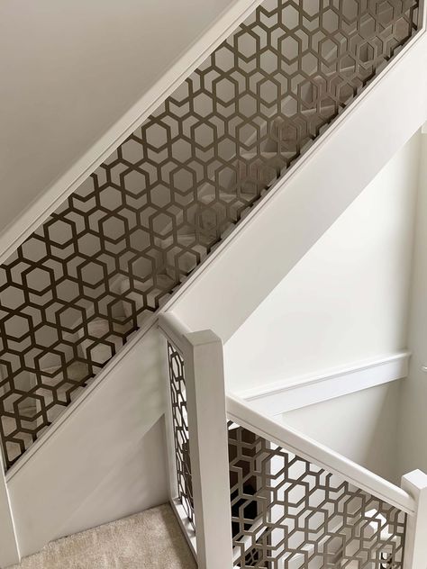 Laser Cut Railing, Metal Deck Railing, Luxury Stairs, Metal Stair Railing, Staircase Railing Design, Laser Cut Screens, Metal Doors Design, Stair Railings, Hand Rail