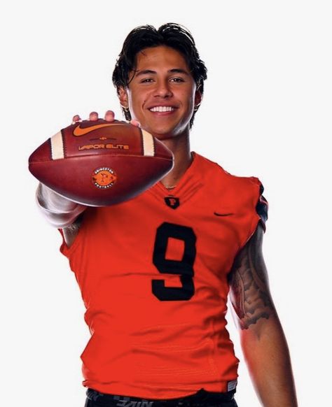 Andre Iosivas, Hot Football Players Nfl, Andrei Iosivas, Joe Borrow, Brunette Aesthetic, Cincinnati Bengals Football, Bengals Football, Hype Clothing, Kansas City Chiefs Football