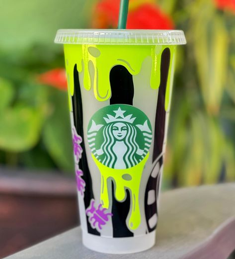 BeetleJuice Tumbler - Starbucks Cup - Comes with Lid and Straw  - 24 oz cups - Cold Drinks Only - Do Not Soak or Scrub Vinyl - Hand Wash Only Beetlejuice Starbucks Cup, Beetlejuice Cup, Beetlejuice Pumpkin, Beetlejuice Tumbler, Beatle Juice, Tumblers Ideas, Starbucks Cup Art, Cup Sublimation, Tumbler Starbucks