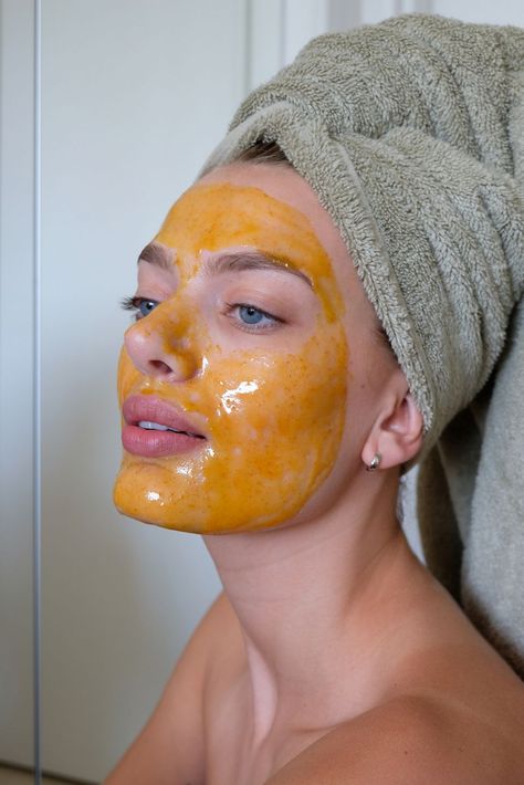 Tumeric Masks, Pumpkin Facial, Honey Facial Mask, Orange Face Mask, Honey Facial, Face Mask Aesthetic, Turmeric And Honey, Mask Aesthetic, Chaga Mushroom