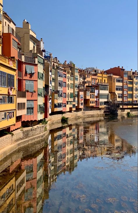 #girona #gironaaesthetic #costabrava #aesthetic #catalonia Girona Spain, Spain Aesthetic, Europe Summer, Christmas Travel, Costa Brava, San Sebastian, Pretty Places, Travel Aesthetic, Barcelona