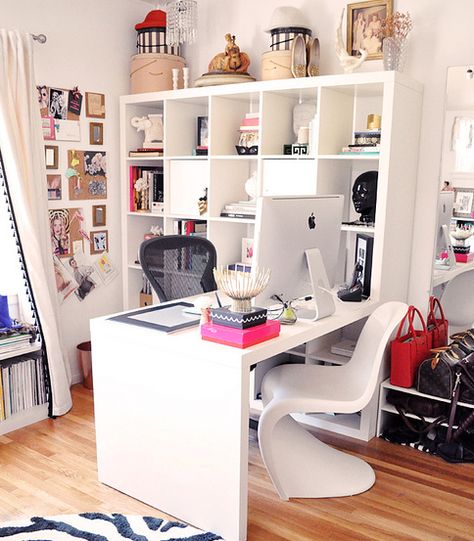 IKEA Expedit with desk. I like the white theme here. The stuff on the shelves keeps it from being boring. Ikea Expedit, Feminine Home Offices, Desk Layout, White Desk, Renovation Design, Craft Room Office, Work Spaces, Craft Room Ideas, Home Office Space