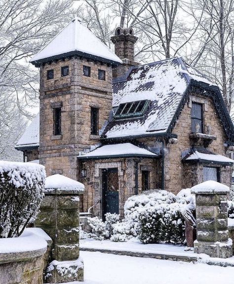 @ Victorian.Houses on IG // Cats & Coffee Curated Content Series - Christine Csencsitz Dream Cottage, Victorian Architecture, Victorian Houses, Cute House, House Goals, Beautiful Buildings, House Inspo, Home Fashion, Victorian Homes