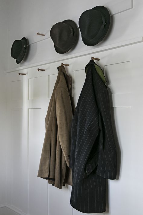 Panelled Porch Walls, Panelled Coat Wall, Panelled Wall With Coat Hooks, Coat And Hat Rack, Porch Wall, Hallway Designs, Entrance Porch, Hallway Storage, Hat Hooks