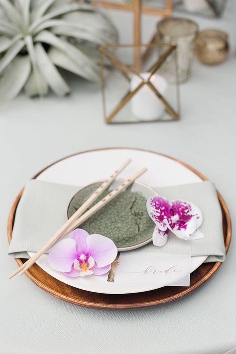 Orchid Place Setting, Asian Wedding Table Decor, Asian Inspired Centerpieces, Modern Asian Wedding Decor, Asian Modern Wedding, Asian Inspired Tablescape, Chinese Banquet Wedding Table Settings, Japanese Bridal Shower Ideas, Asian Inspired Party Decorations