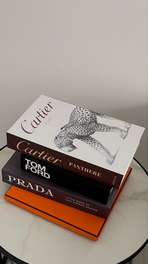 Tom Ford Book Aesthetic, Designer Books Aesthetic, Tom Ford Book Decor, Designer Books Decor, Books Styling, Tom Ford Book, Table Books Decor, Deco Books, Fashion Coffee Table Books