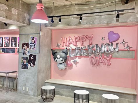 ᴇʟ ᴅᴏʀᴀᴅᴏ (@eldoradoleeknow) / X Cupsleeve Decoration, Kpop Birthday, Stay Core, Birthday Event, Cup Sleeve, Fans Cafe, Event Ideas, 2024 Vision, Bday Ideas