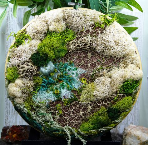 Garden Textiles, Naturalist Aesthetic, Moss Embroidery, Embroidery Forest, Forest Embroidery, Surface Design Fabric, Embroidery Texture, Growing Moss, Moss Rug