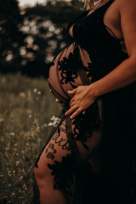 Spooky Maternity Pictures Family, Black Lace Dress Maternity Pictures, October Maternity Shoot Ideas, Black Lace Maternity Shoot, Gothic Maternity Shoot Couples, Dark And Moody Maternity Photos, Gothic Maternity Dress, Maternity Shoot Halloween, Halloween Themed Maternity Shoot