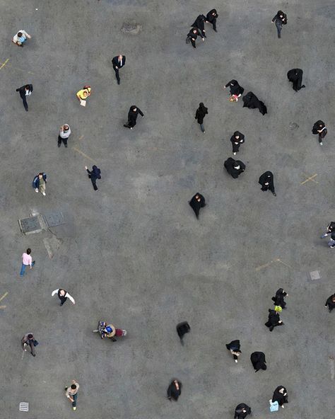 People seen from above - Katrin Korfmann #instalabg22martina #katrinkorfmann #people by instalabg Top View Photography People, Ariel Images, Drone Photos, Aerial Photo, Drone Photography, Birds Eye View, Aerial Photography, Birds Eye, Top View