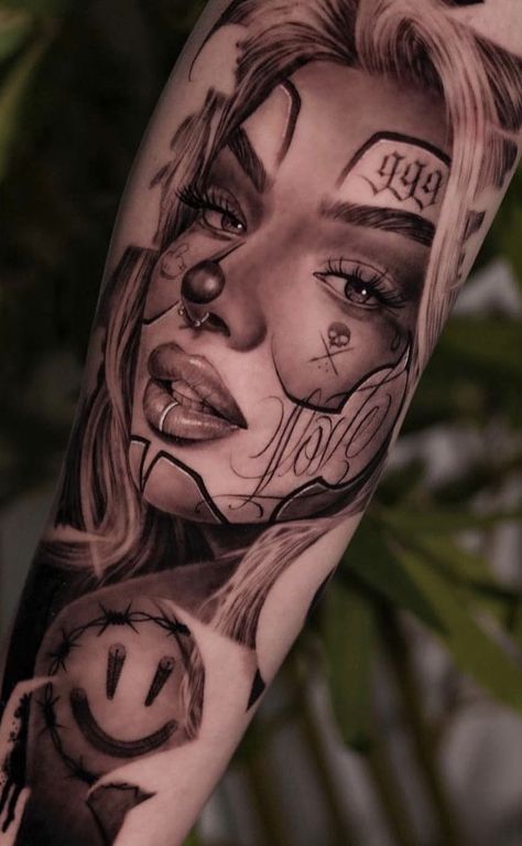 Chicano Girl Tattoo, Chicana Tattoo Design, Chicano Woman, Chicano Sleeve, Chicano Tattoos Gangsters, Hour Tattoo, Payasa Tattoo, Chicanas Tattoo, Chicano Tattoos Sleeve