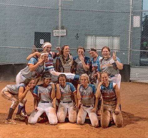 Softball Pictures With Friends, Aesthetic Softball Pictures, Softball Girl Aesthetic, Softball Eyeblack Ideas, Softball Team Pictures, Softball Pictures Poses, Softball Aesthetic, Softball Backgrounds, Softball Photography