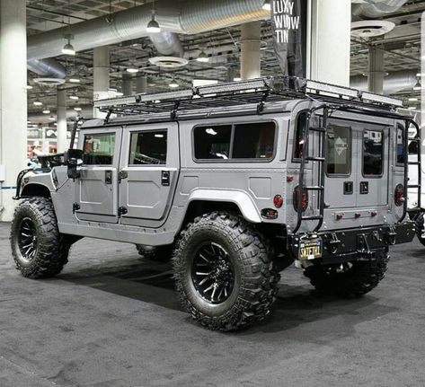 Hummer Car, Mobil Off Road, Hummer Truck, Stuff To Buy, Super Duty Trucks, Hummer Cars, Armored Truck, Hummer H1, Army Truck