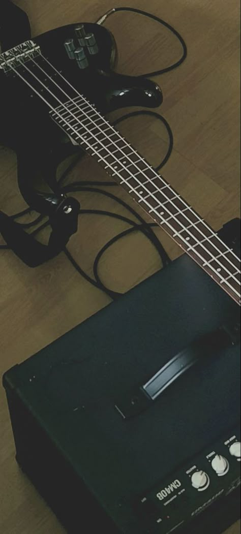 Bass Instrument Aesthetic, Band Guitarist Aesthetic, Bass Guitar Wallpaper Iphone, Bass Guitarist Aesthetic, Bass Wallpaper Aesthetic, Bass Aesthetic Grunge, Electric Bass Aesthetic, Playing Bass Aesthetic, Bass Astethic