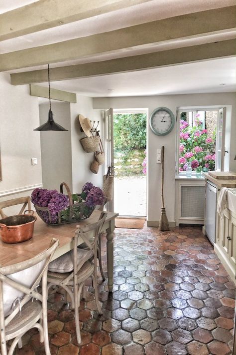 Kitchen. French farmhouse design inspiration, house tour, French homewares and market baskets from Vivi et Margot. Photos by Charlotte Reiss. Come be inspired on Hello Lovely and learn the paint colors used in these beautiful authentic French country interiors. #frenchfarmhouse #hellolovelystudio #frenchcountry #designinspiration #interiordesign #housetour #vivietmargot #rusticdecor #frenchhome #authentic #frenchmarket #summerliving #bordeaux #westernfrance #europeanfarmhouse French Country Interiors, French Farmhouse Style, French Farmhouse Decor, French Country Kitchens, European Farmhouse, Interior Design Rustic, French Country Farmhouse, Country Interior, French Home Decor