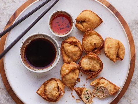 Deep Fried Wontons, Pork Wontons, Fried Wonton, Pork And Shrimp, Fried Wontons, Wonton Recipes, Garlic Chives, Wonton Wrappers, Wontons