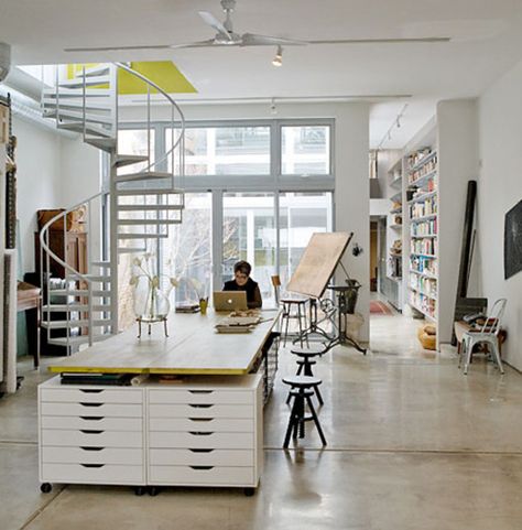 Work Space Mini Loft, Loft Spaces, A Desk, Studio Space, Office Inspiration, Home Studio, 인테리어 디자인, Art Studios, Creative Space