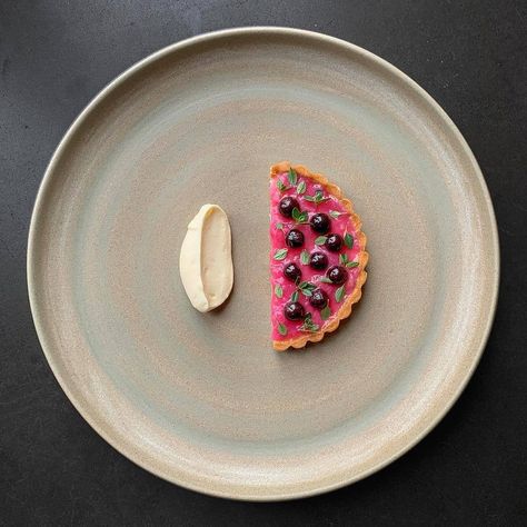 Culinary and Fine Dining on Instagram: “🎂Rhubarb / Black Currant / Woodruff / Lemon / Thyme 🏠Picture from the restaurant: @chouxrestaurant 👩‍🍳Head Chef: @merijnvanberlo 💥Follow:…” Mediterranean Fine Dining, Mediterranean Desserts, Angelica Root, Rhubarb Compote, Fine Dining Desserts, Lemon Thyme, Food Sketch, London Food, Black Currant