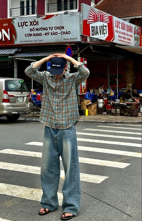 Mens Japanese Streetwear, Japan Outfit Men, Moss Green Outfit, 90s Japan Fashion, Japan Men Fashion, 90s Fashion For Men, Japanese Street Fashion Men, Korean Guy, Japan Streetwear