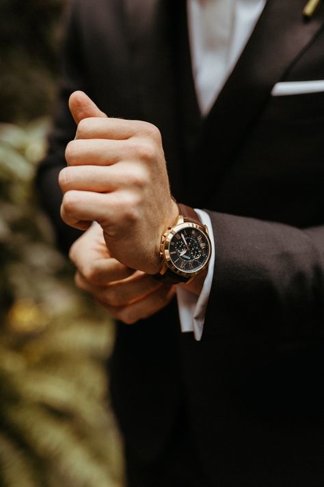 Groom Watch Wedding, Groom Wedding Watch, Groom Watch Gift Wedding Day, Wedding Groom Aesthetic, Wedding Groom Photography, Wedding Watch For Groom, Men Wedding Poses, Grooms Men Photos, Grooms Poses