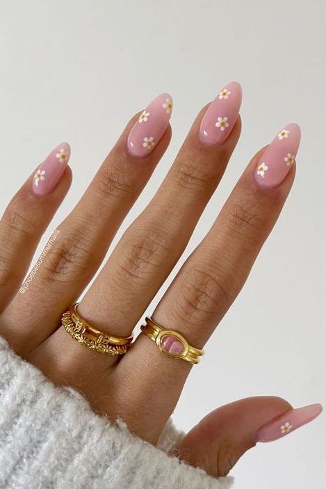 French Tip Nails Lilac, Easter Nails Pastel, Nails Dainty, June Nails Ideas, Dainty Nails, Nails Lilac, Easter Nail Ideas, Nails Daisy, Trendy Almond Nails