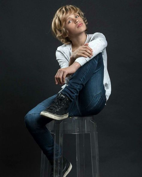 Tbm Robbie Photos - Part 2 Hq - Face Boy B16 Kids Studio, Cute Blonde, Photographie Portrait Inspiration, Teen Boy Outfits, Boys Long Hairstyles, Blonde Boys, Boy Models, Boy Poses