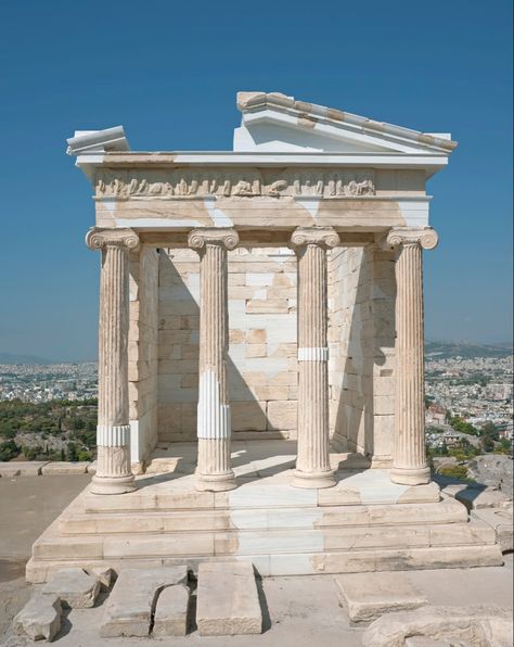 Temple Of Athena Nike, Temple Of Athena, Acropolis Greece, Greek Buildings, Ancient Greek Theatre, Greece Architecture, Greek Columns, Bangunan Minecraft, Athens Acropolis